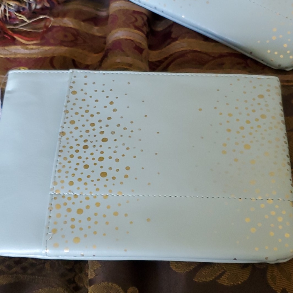 Frontgate leather accessory case